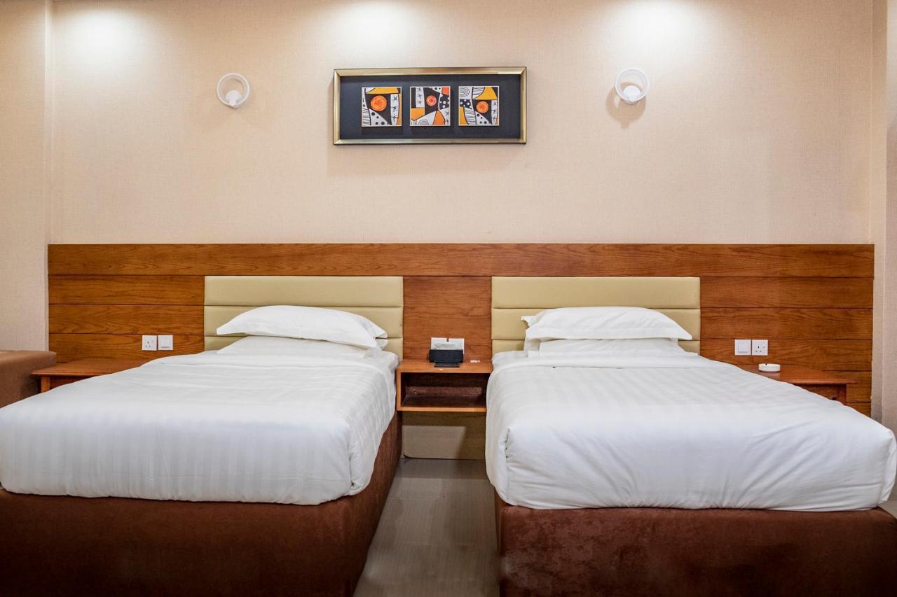 Red-5 - Al Safa Suites ซาลาลาห์ ภายนอก รูปภาพ